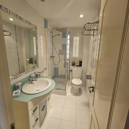 Apartment Primera Linea De Playa Espectacular, 3 *